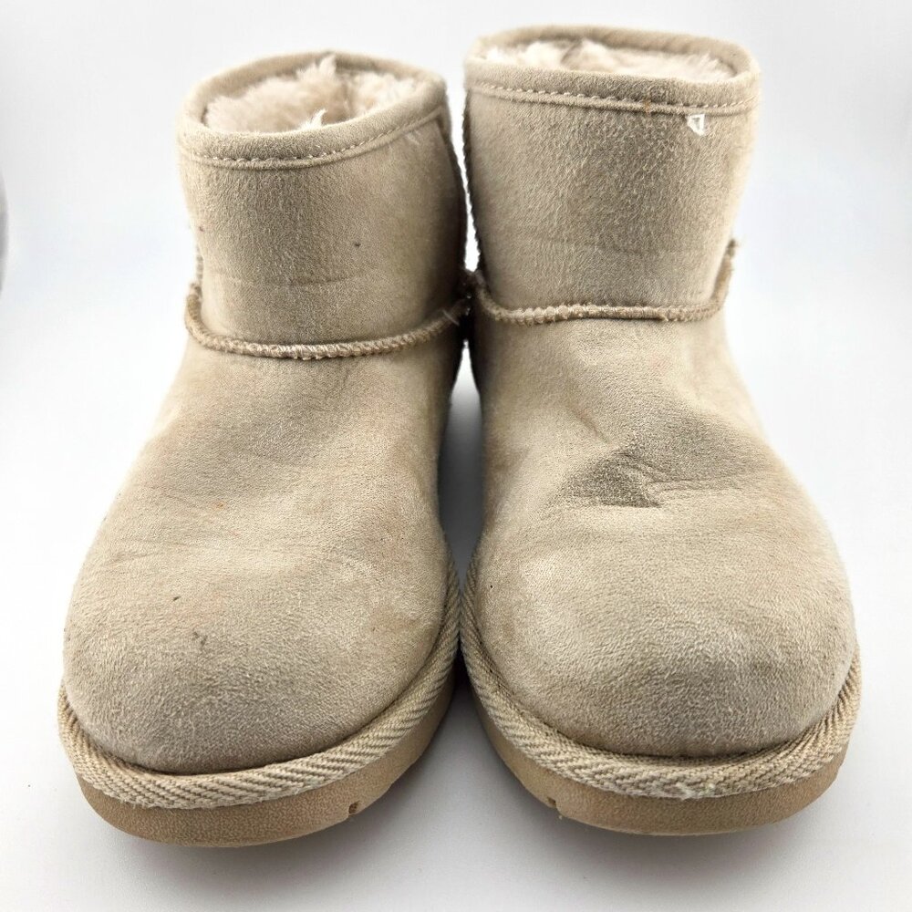 Makalu Little Zaira Girls Faux Suede Cozy Boots Cream Toddler Size 11